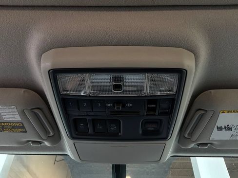 Used 2015 Toyota 4Runner Limited AWD/4WD image 16