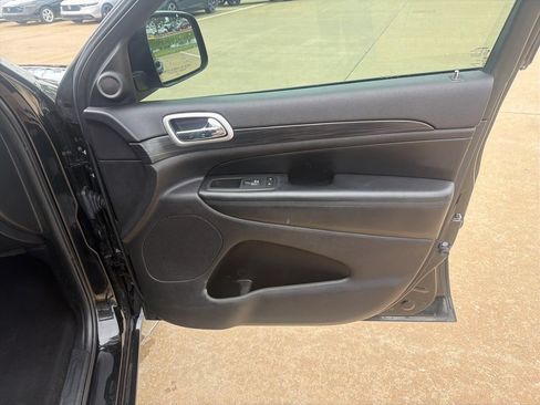 Used 2020 Jeep Grand Cherokee Altitude RWD image 38