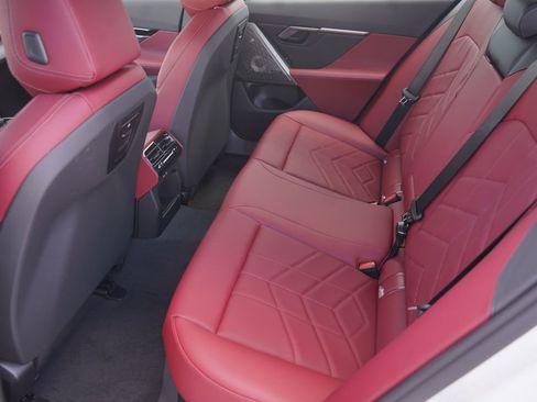 Used 2025 BMW 530i w/ Premium Package image 20