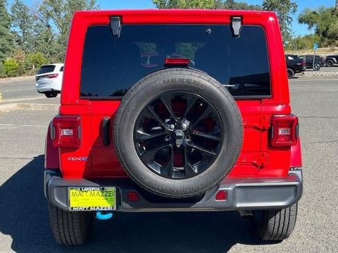 Used 2024 Jeep Wrangler Unlimited Sahara AWD/4WD image 10