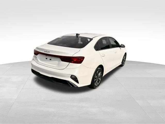 Used 2024 Kia Forte LXS w/ LXS Technology Package FWD image 7