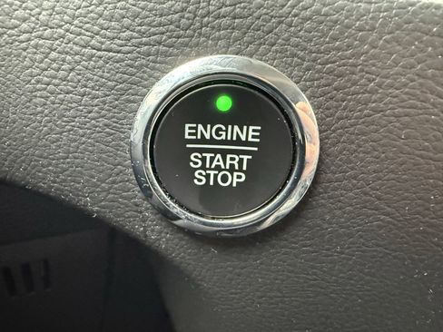 Used 2022 Ford Edge SEL image 27