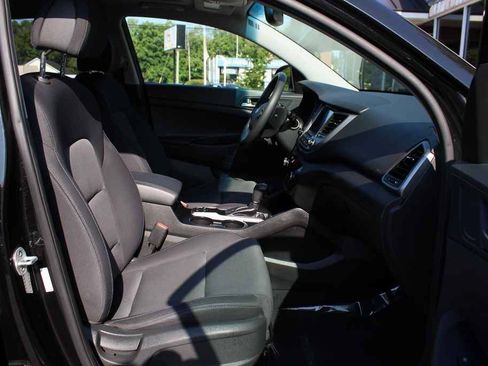 Used 2018 Hyundai Tucson Value AWD/4WD image 30