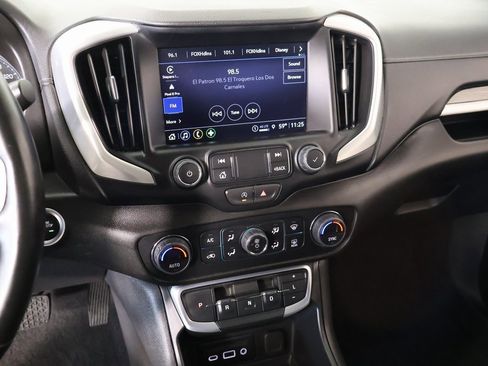 Used 2024 GMC Terrain SLT image 5