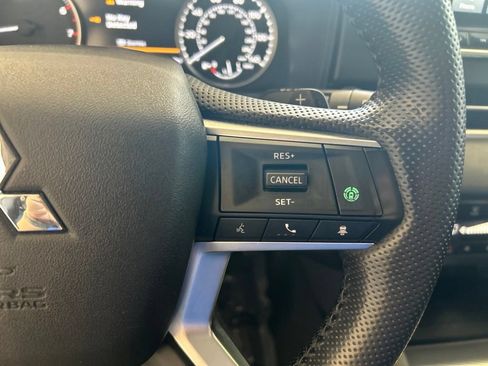 Used 2022 Mitsubishi Outlander SEL AWD/4WD image 46