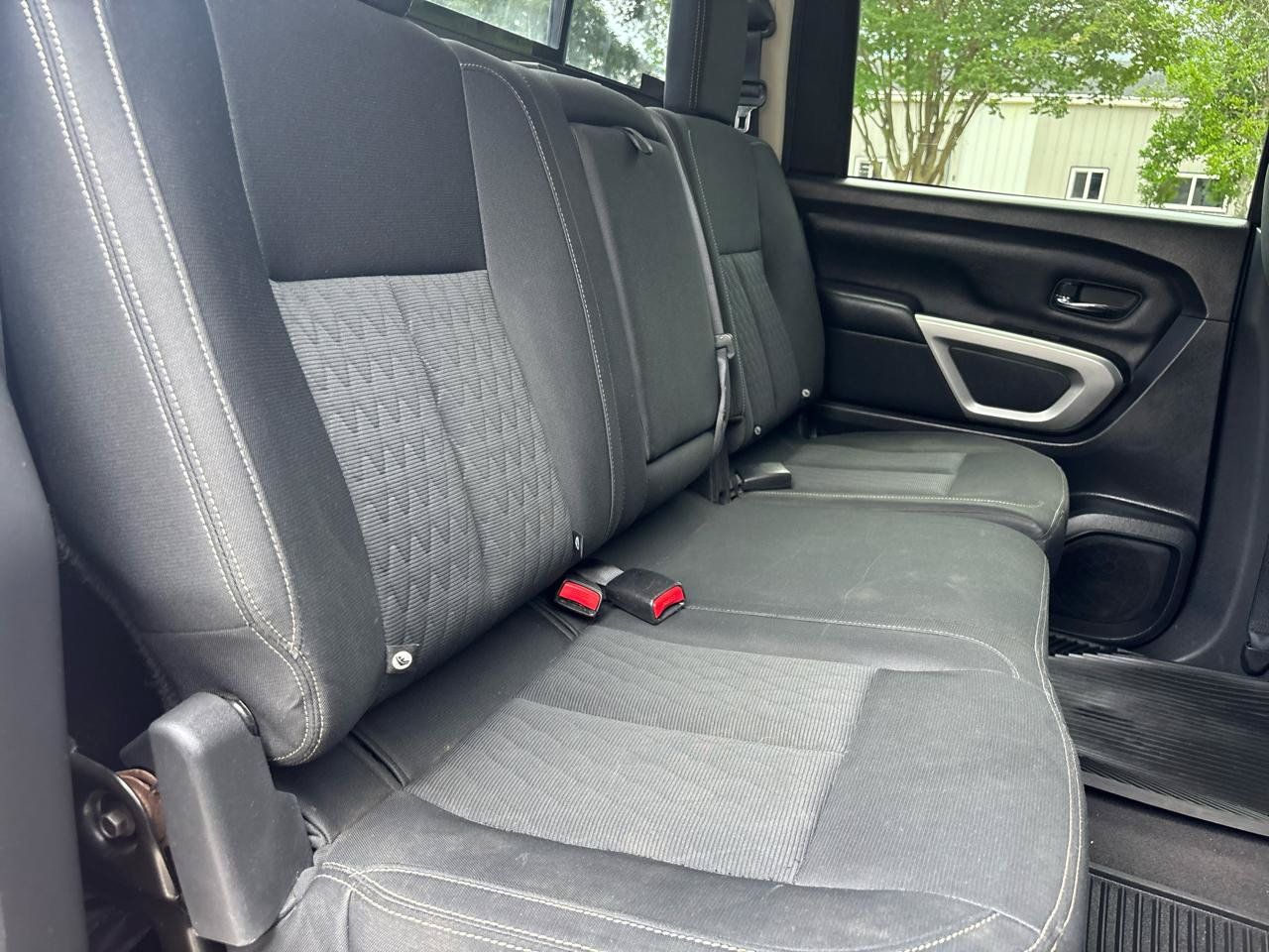 Used 2018 Nissan Titan SV RWD image 27
