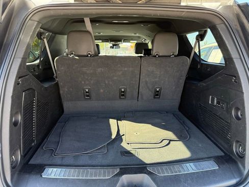 Used 2023 Chevrolet Suburban Premier image 33