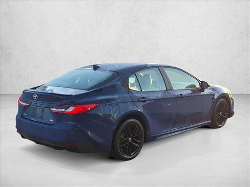 Used 2025 Toyota Camry SE w/ Convenience Package FWD image 5