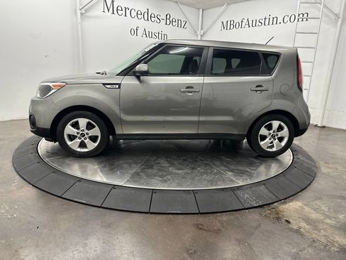 Used 2017 Kia Soul FWD image 4