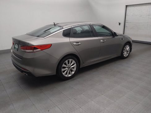 Used 2018 Kia Optima LX w/ 17" Alloy Wheels Package FWD image 10