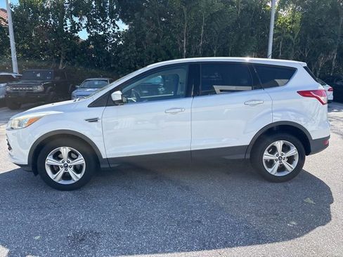 Used 2016 Ford Escape SE image 4