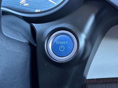 Used 2024 Toyota Sienna LE image 34