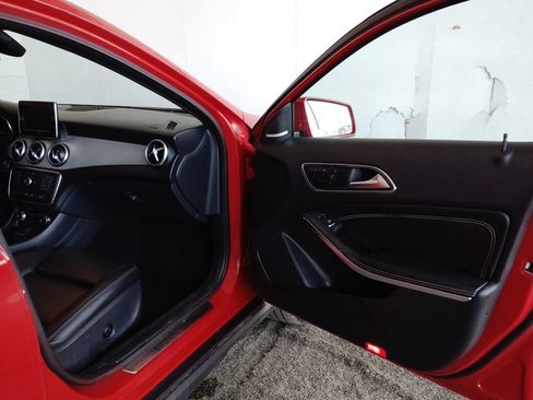 Used 2017 Mercedes-Benz GLA 250 w/ Premium Package image 9