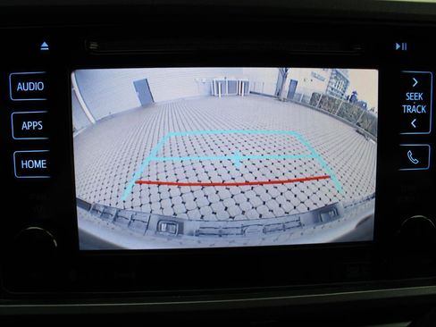 Used 2019 Toyota Tacoma image 17