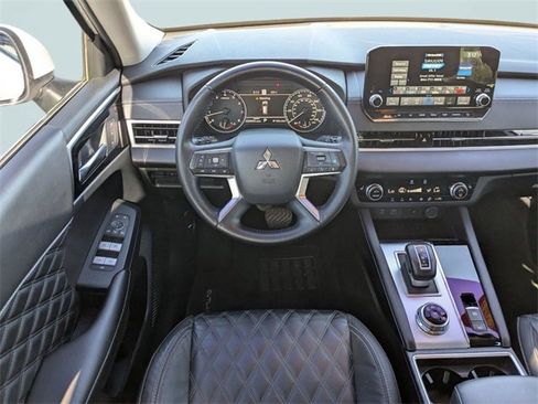 Used 2022 Mitsubishi Outlander SEL image 15