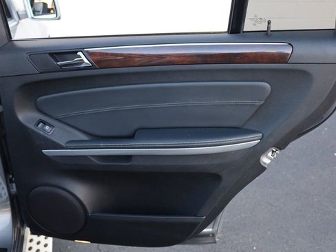 Used 2012 Mercedes-Benz GL 450 4MATIC image 23