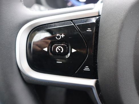 Certified 2025 Volvo XC90 B6 Plus image 20