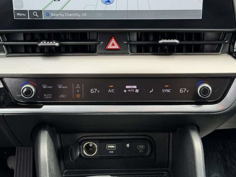 Used 2025 Kia Sportage EX FWD image 21
