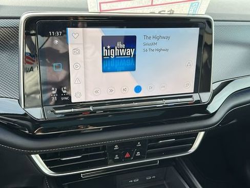 Used 2024 Volkswagen Atlas Cross Sport SEL R-Line image 16