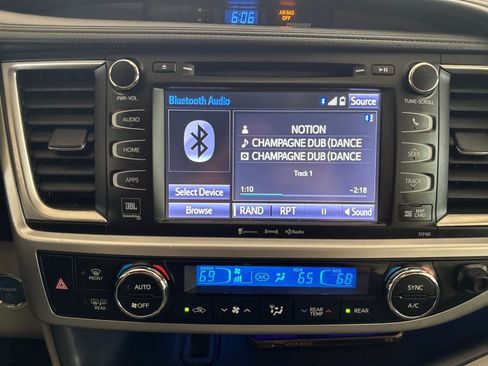 Used 2016 Toyota Highlander Limited Platinum AWD/4WD image 20