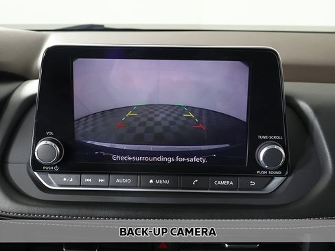 Used 2023 Nissan Rogue SV image 5