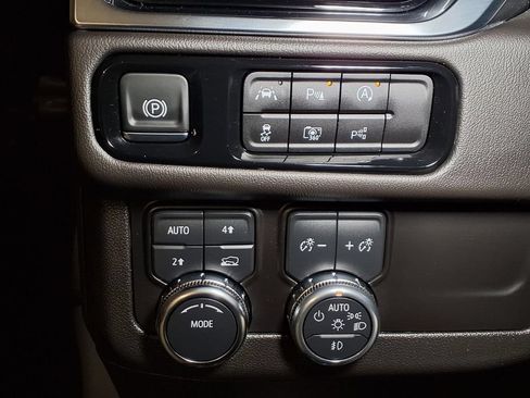 Certified 2025 GMC Yukon XL Denali AWD/4WD image 13