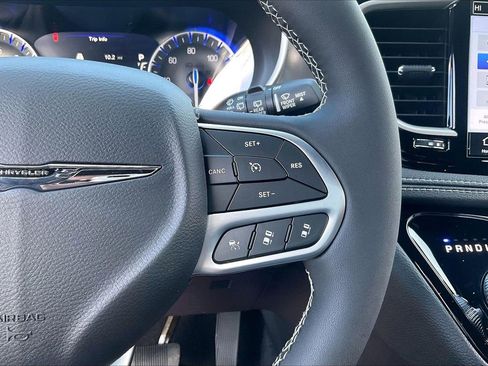 New 2026 Chrysler Pacifica Select image 29