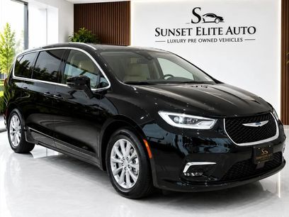 Used 2026 Chrysler Pacifica Limited