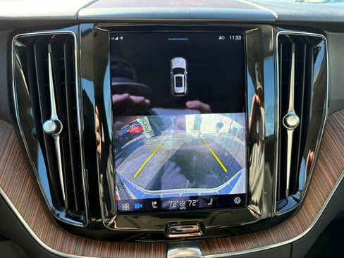 Used 2023 Volvo XC60 B5 Plus image 32