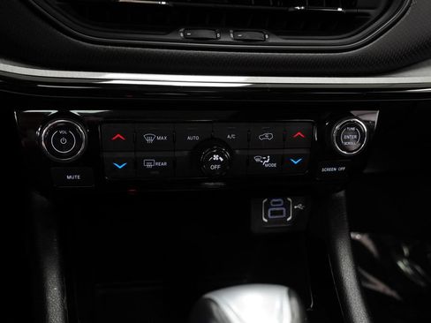 Used 2023 Jeep Compass Trailhawk w/ Sun and Sound Group AWD/4WD image 37