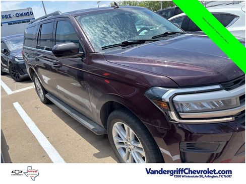 Used 2024 Ford Expedition Max XLT RWD image 2