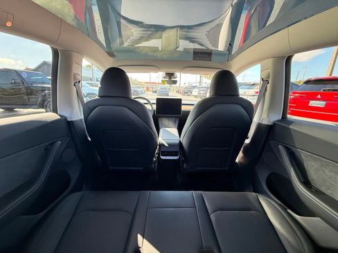 Used 2025 Tesla Model Y Long Range image 25