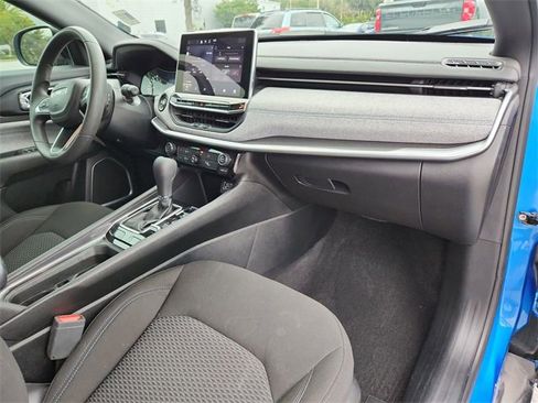 Certified 2024 Jeep Compass Sport image 10