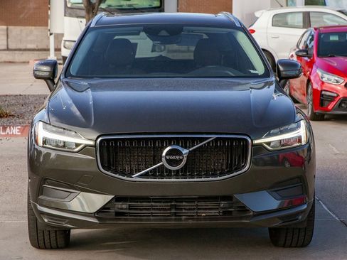 Used 2018 Volvo XC60 T5 Momentum w/ Convenience Package image 3