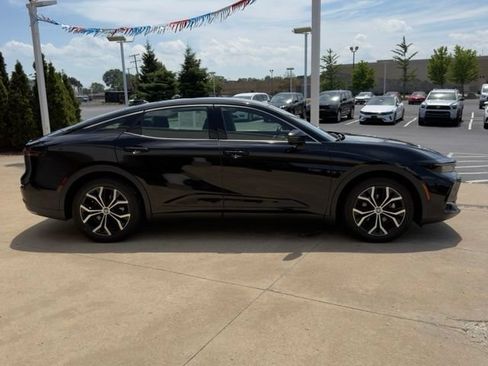 Used 2023 Toyota Crown AWD/4WD image 6