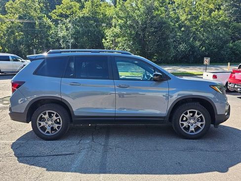 Used 2024 Honda Passport TrailSport image 5