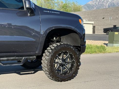 Used 2023 Chevrolet Silverado 1500 RST AWD/4WD image 4