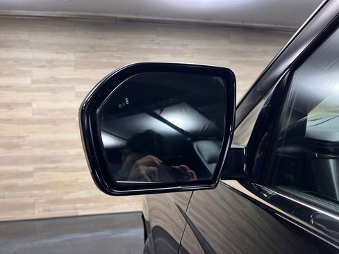 Used 2024 Ford Expedition XLT image 32