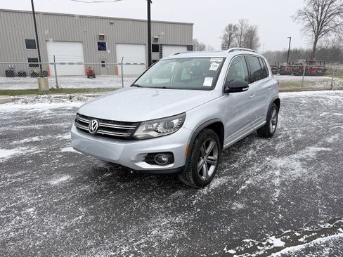 Used 2017 Volkswagen Tiguan Sport image 5