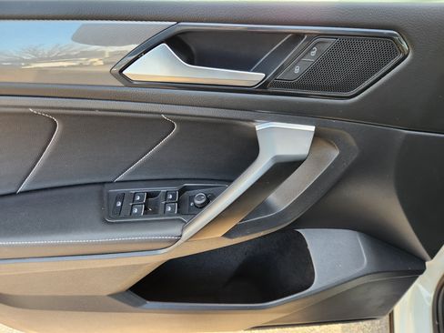 Certified 2022 Volkswagen Tiguan SE image 17