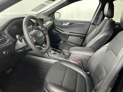 Used 2025 Ford Escape ST-Line image 9