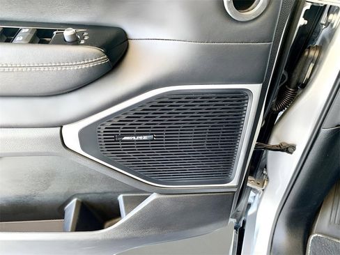 Used 2024 Jeep Wagoneer L Series II image 14