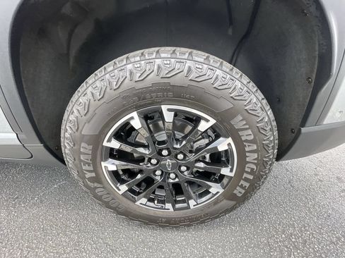 Certified 2025 Chevrolet Traverse Z71 w/ Enhanced Driving Package AWD/4WD image 34