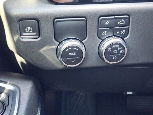 Used 2022 GMC Sierra 1500 SLT RWD image 18