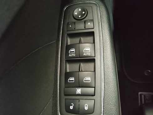 Used 2022 Dodge Charger SXT w/ Driver Convenience Group image 27