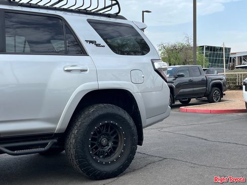 Certified 2020 Toyota 4Runner TRD Off-Road Premium w/ Moonroof Package AWD/4WD image 11