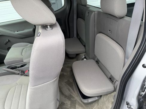 Used 2014 Nissan Frontier S w/ S Preferred Package image 9