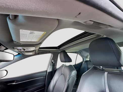 Used 2018 Toyota Camry SE w/ Audio Package image 15