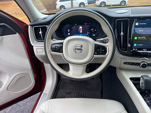 Certified 2023 Volvo XC60 B5 Plus image 17