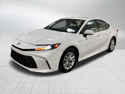 Used 2026 Toyota Camry LE FWD image 3
